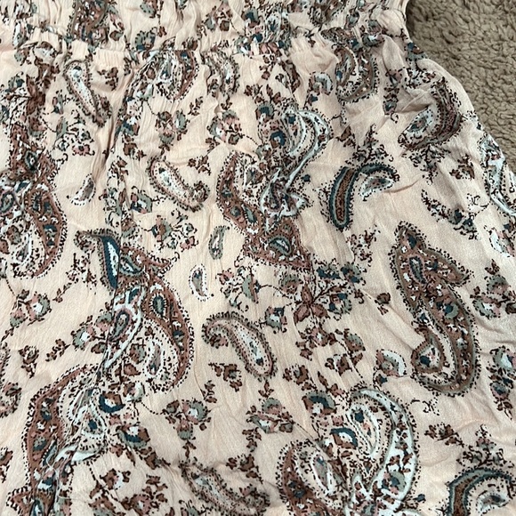 Light pink paisley romper - Picture 2 of 2